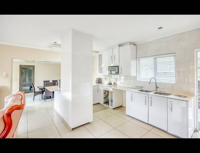 3 BEDROOM HOUSE FOR SALE IN BEACON BAY